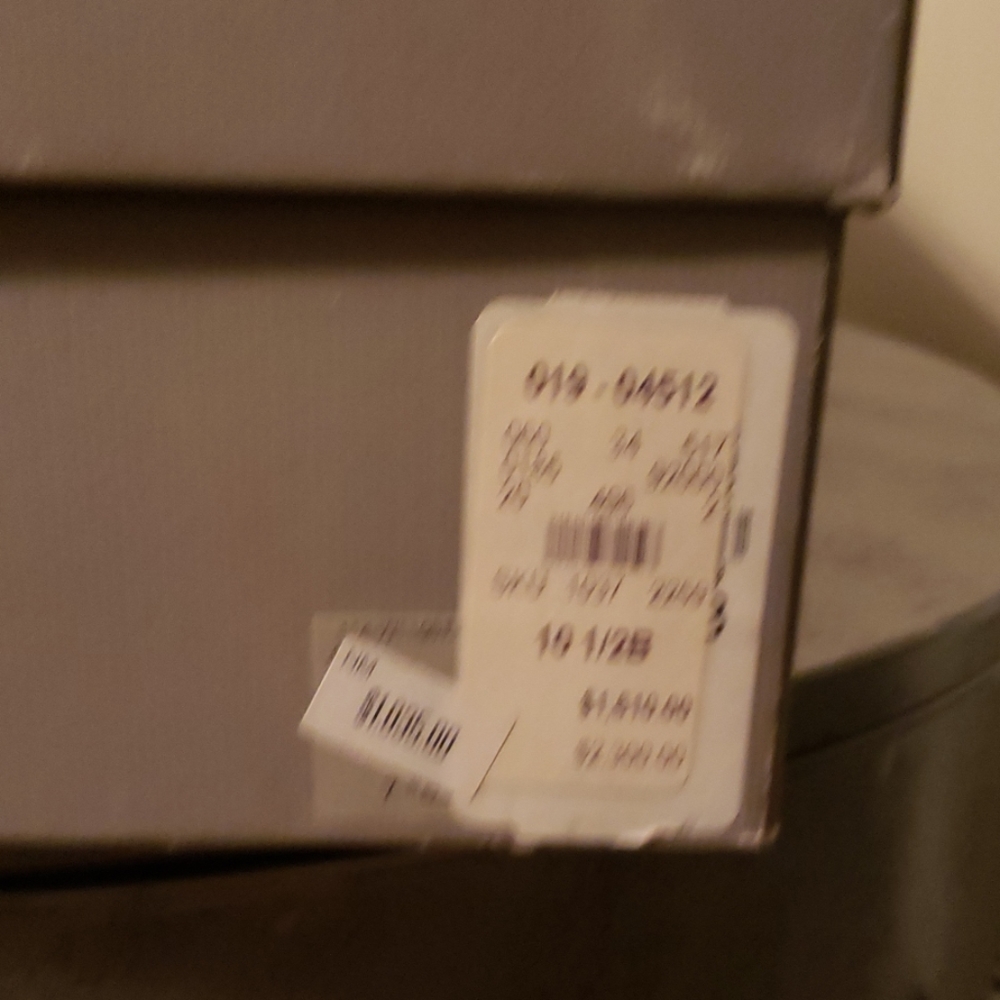 Shoes - Picture 6 of 7